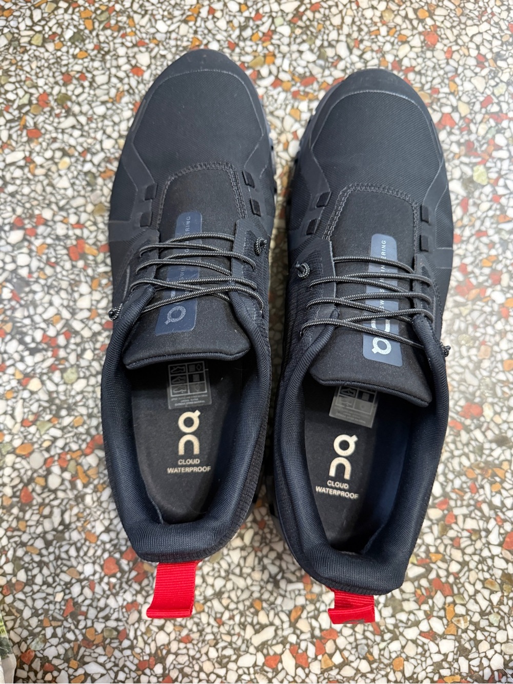 ON Cloud waterproof, member’s only style